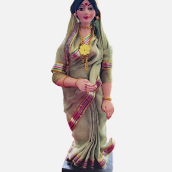 THREE Collector dolls from around the world, 8"Tall - Picture 2 of 7